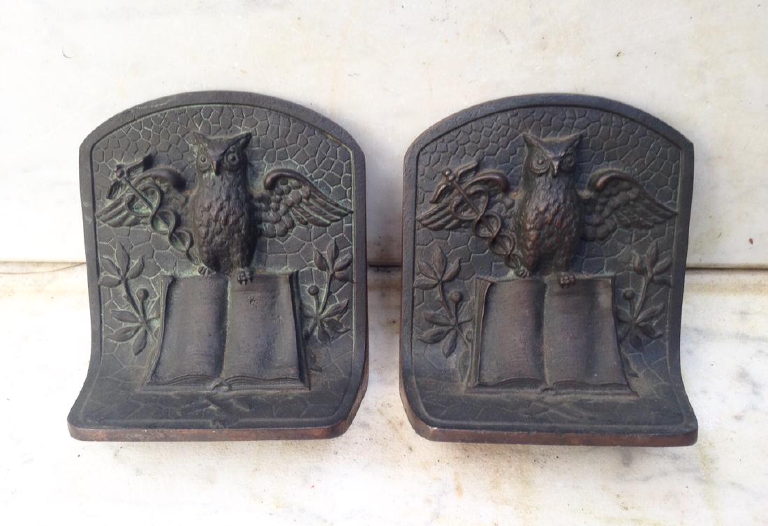 Pair fine cast iron owl bookends in original finish (1 of 5)