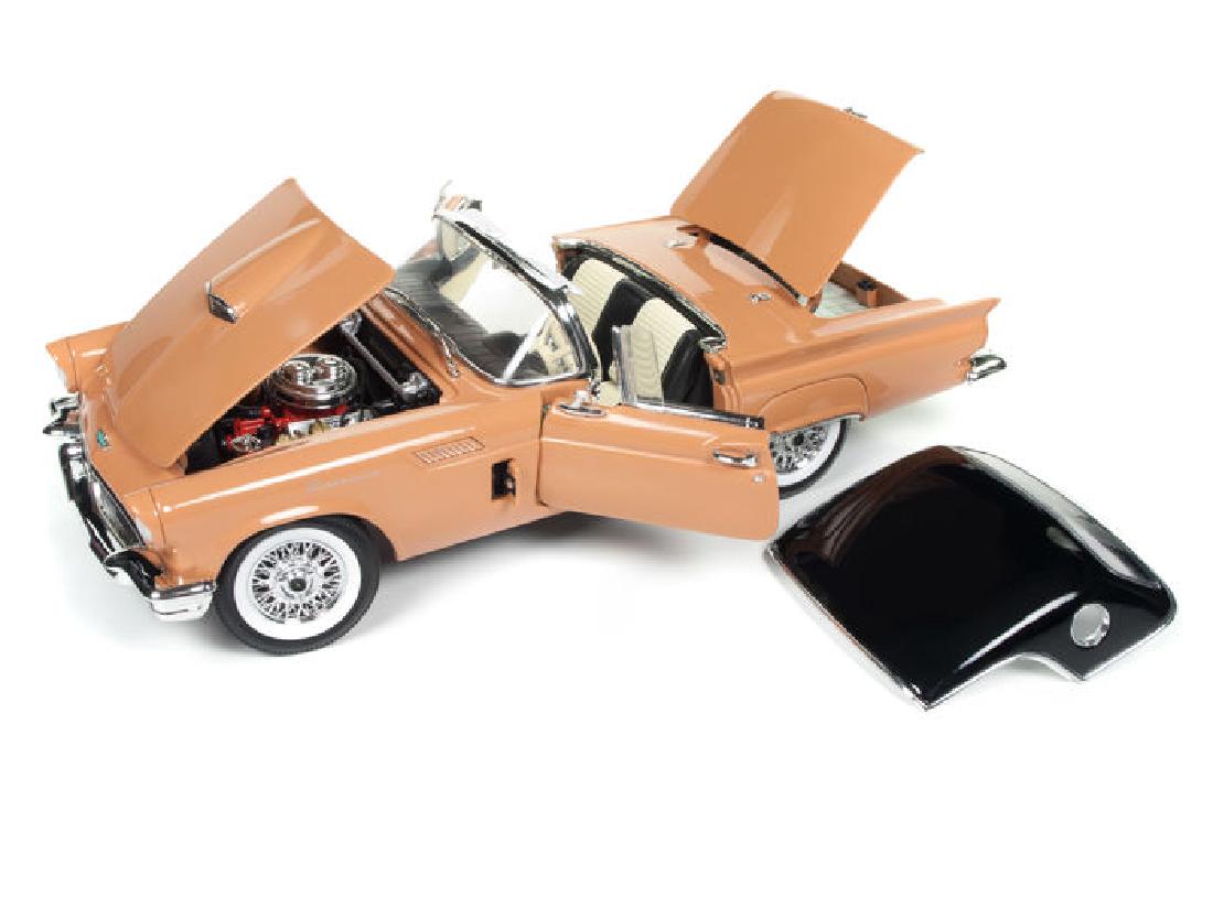 Auto World - 1:18 - Ford Thunderbird 60th Anniversary (1 of 10)