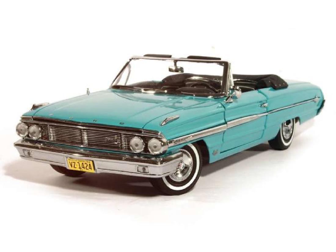 Sunstar - 1:18 - Ford Galaxie 500/XL Open Convertable (1 of 4)