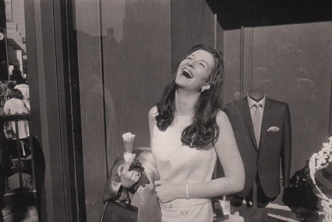 GARRY WINOGRAND - New York, 1968: Artist: GARRY WINOGRAND Print Title: New York, 1968 Printing Date: 1980Â’s Medium: photo-lithograph Printed in: France Image Size approx.: 5 x 8Â” Reserve: $25.00 Shipping: Domestic: Flat-rate o