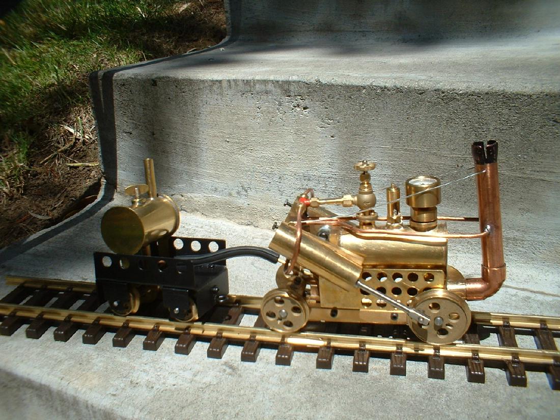 Gauge 1 "Stephenson Rocket" live steam locomotive, one (1 of 3)
