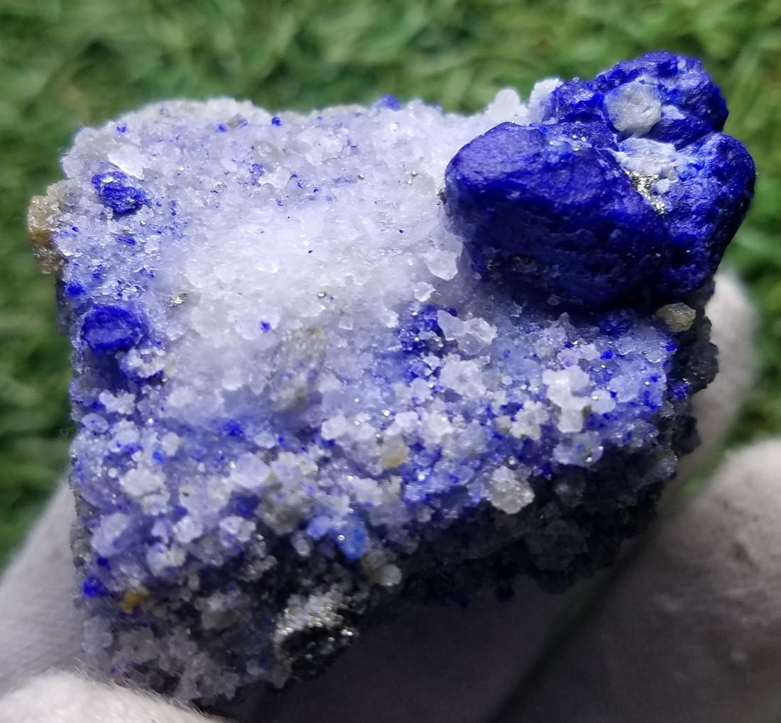 75 Grams Deep Blu Natural Lazurite Specimen Golden: Title: 75 Grams Deep Blu Natural Lazurite Specimen Golden Pyrite Gemstones: Lazurite Carat Weights: 75 Grams Size/Dimensions: 50x45x30 MM Additional Info: Natural Reserve: $30.00 Shipping: Domestic: F