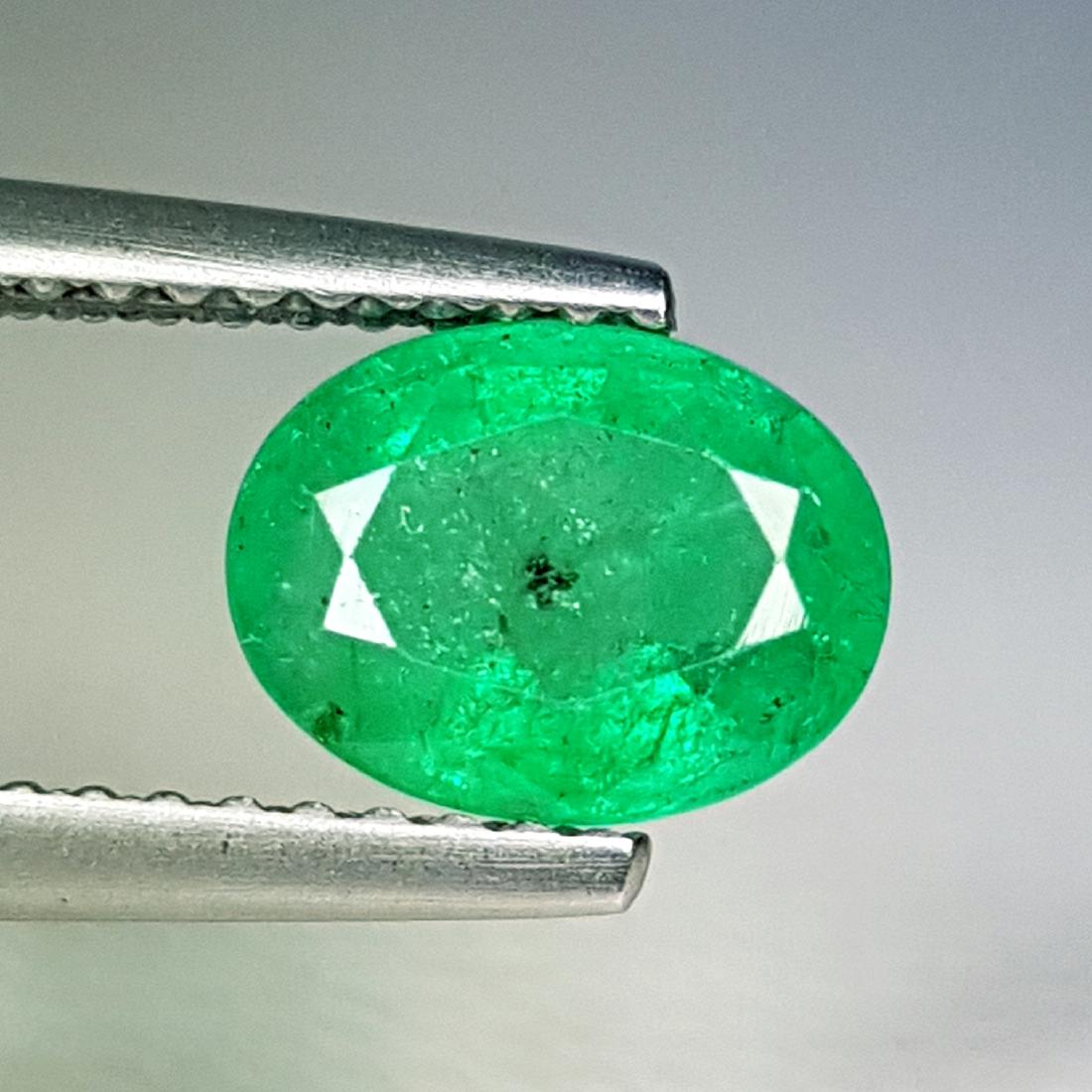 1.15 ct Top Grade Oval Cut Natural Emerald (1 of 6)