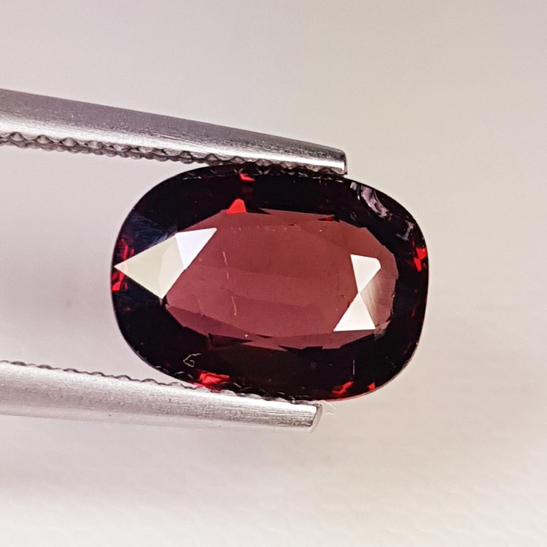 3.40 ct Beautiful Gem Oval Cut Natural Rhodolite (1 of 6)