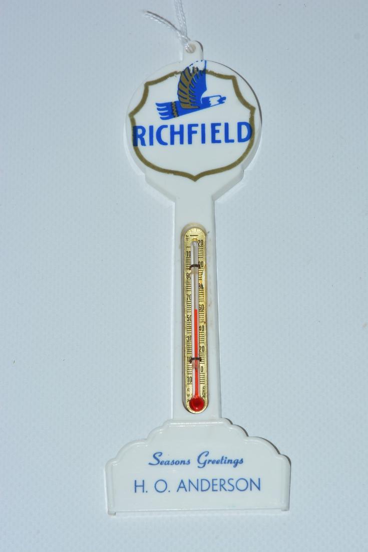 Richfield (gas) w/Art Deco Eagle logo Plastic Pole: No Reserve! rated 8.5, has paint wear at the top of the eagle's wing, tube is good, 7"T., TAC #015559 Shipping: Domestic: Flat-rate of $15.00 to anywhere within the contiguous U.S. Combined shipping: