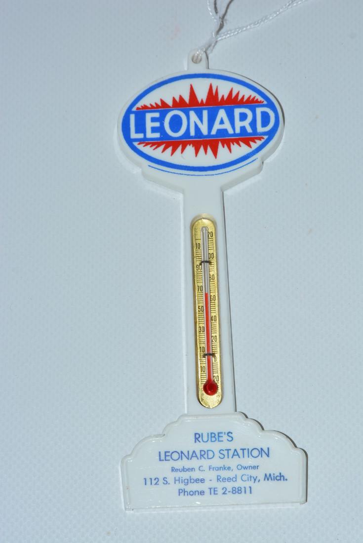 Leonard w/logo Plastic Pole Thermometer (1 of 2)