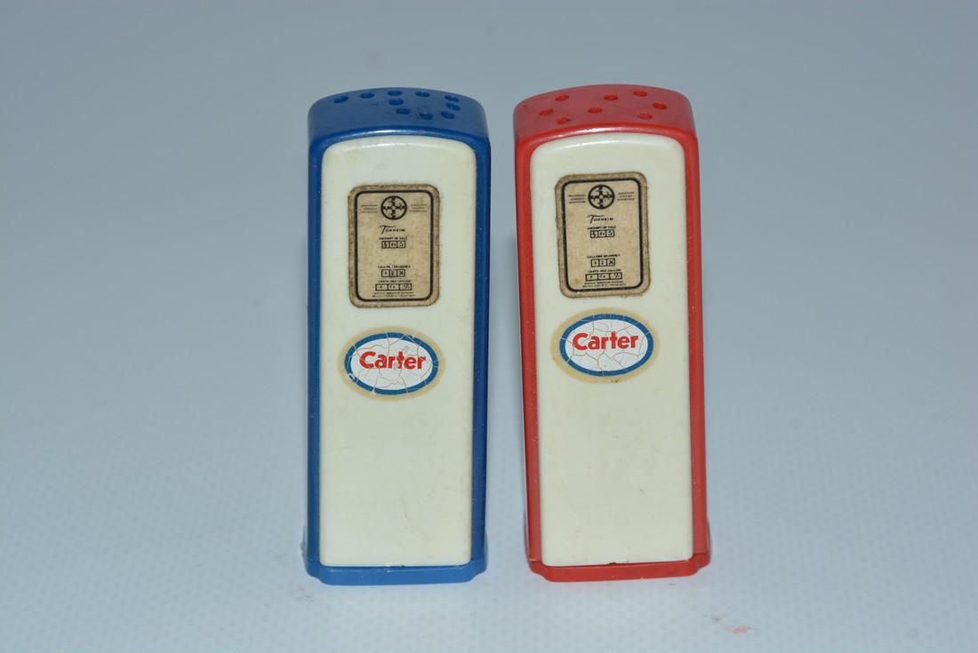 Carter Plastic Gas Pump Salt & Pepper Shaker Set (1 of 2)