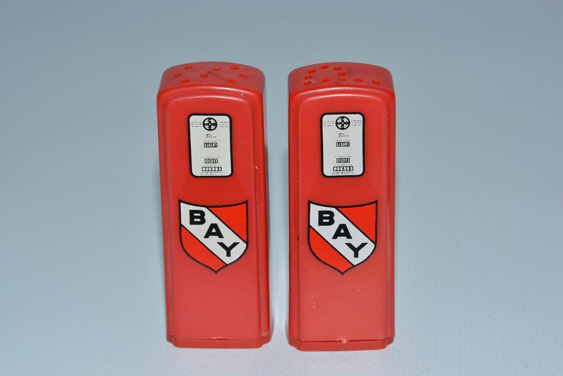 Bay Plastic Gas Pump Salt & Pepper Shaker Set (1 of 2)
