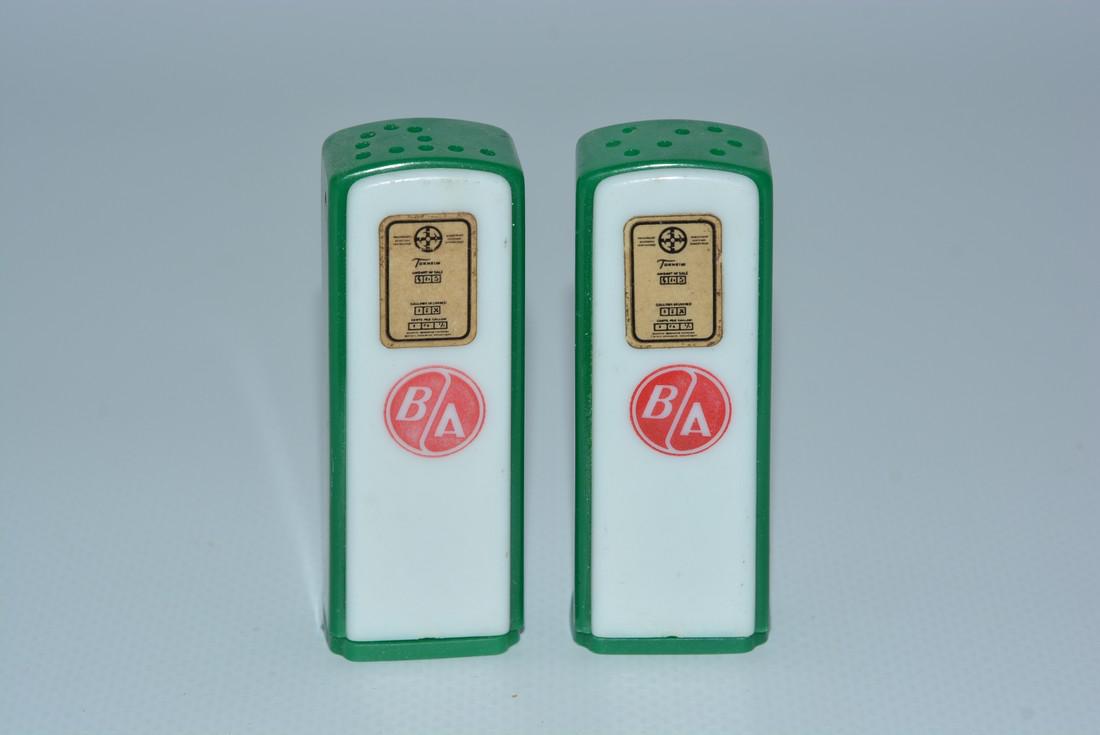 B/A (British American) Plastic Gas Pump Salt & Pepper (1 of 2)