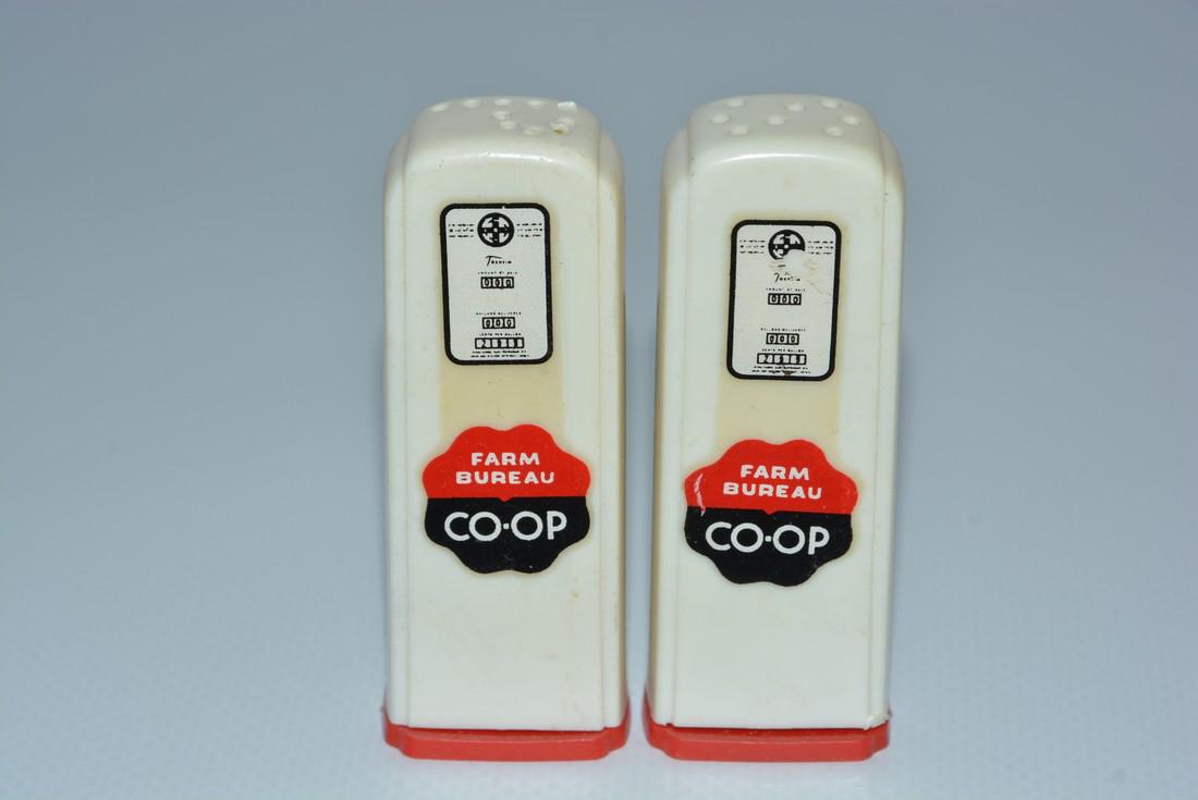 Farm Bureau Co-op Plastic Gas Pump Salt & Pepper Shaker (1 of 2)