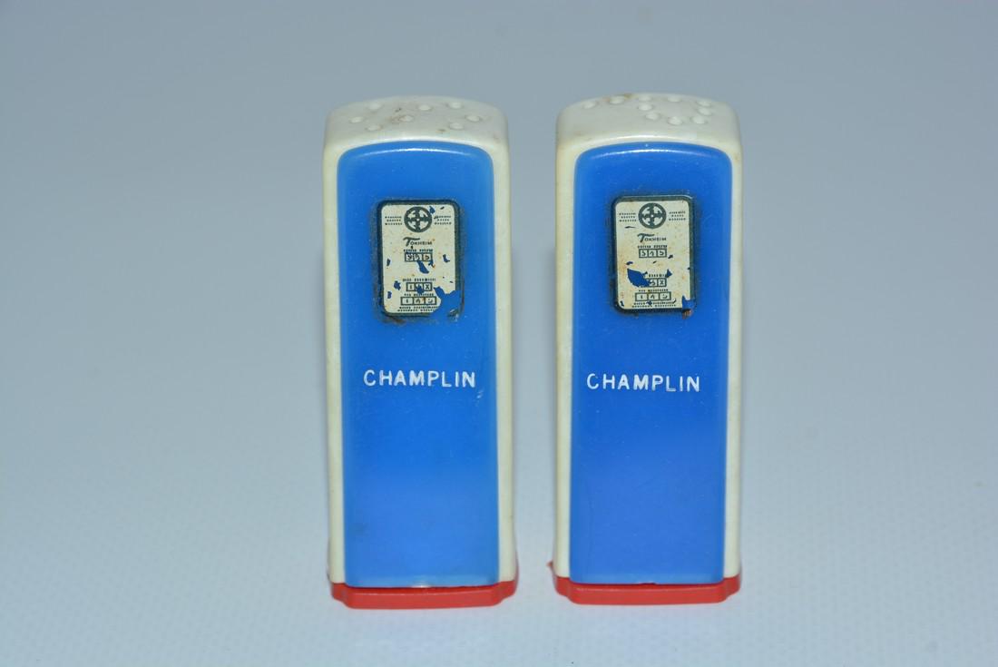 Champlin Plastic Gas Pump Salt & Pepper Shaker Set (1 of 2)