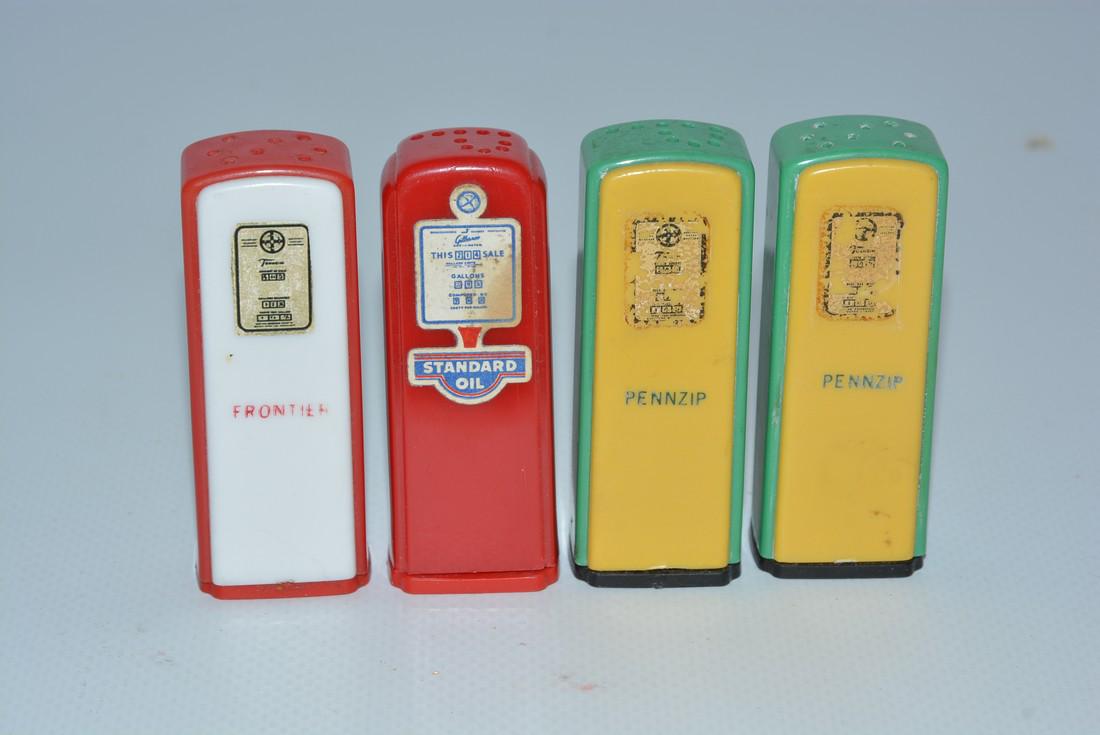 Plastic Gas Pump Salt & Pepper Shakers (1 of 2)