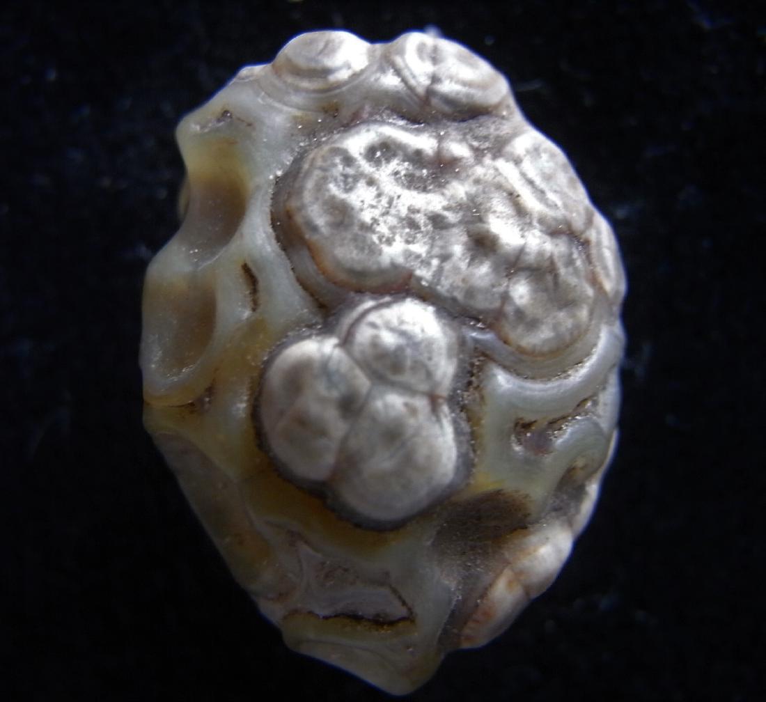 SUPERBE EYE AGATE - 100% NATURAL: Title: SUPERBE EYE AGATE - 100% NATURAL Origin: Alashan Area, Inner Mongolia, China Size: 2.2x1.7x1.3 cm / 5.7 gram superbe eye agate with amazing texture and pattern Reserve: $11.00 Shipping: Domesti