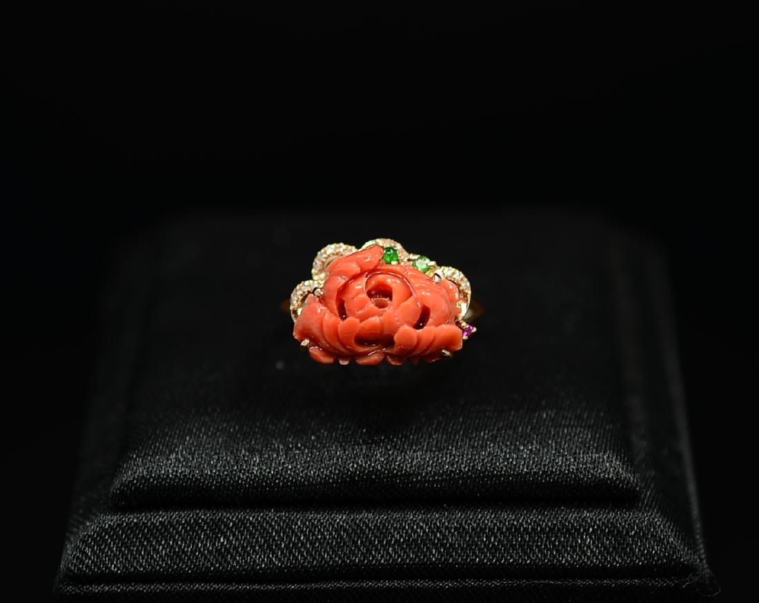 18k gold red coral ring - diamond: Reserve Reduced! 18k gold red coral ring - diamond 20.61ct/4.12 g 20x23x12 mm/Ring?14# Diamond Cutting: round Size: 0.9 x 0.9 x 0.8 mm Weight: 0.16 carats (16) Color: g-h Clarity: VS1 - VS2 ruby Cutti