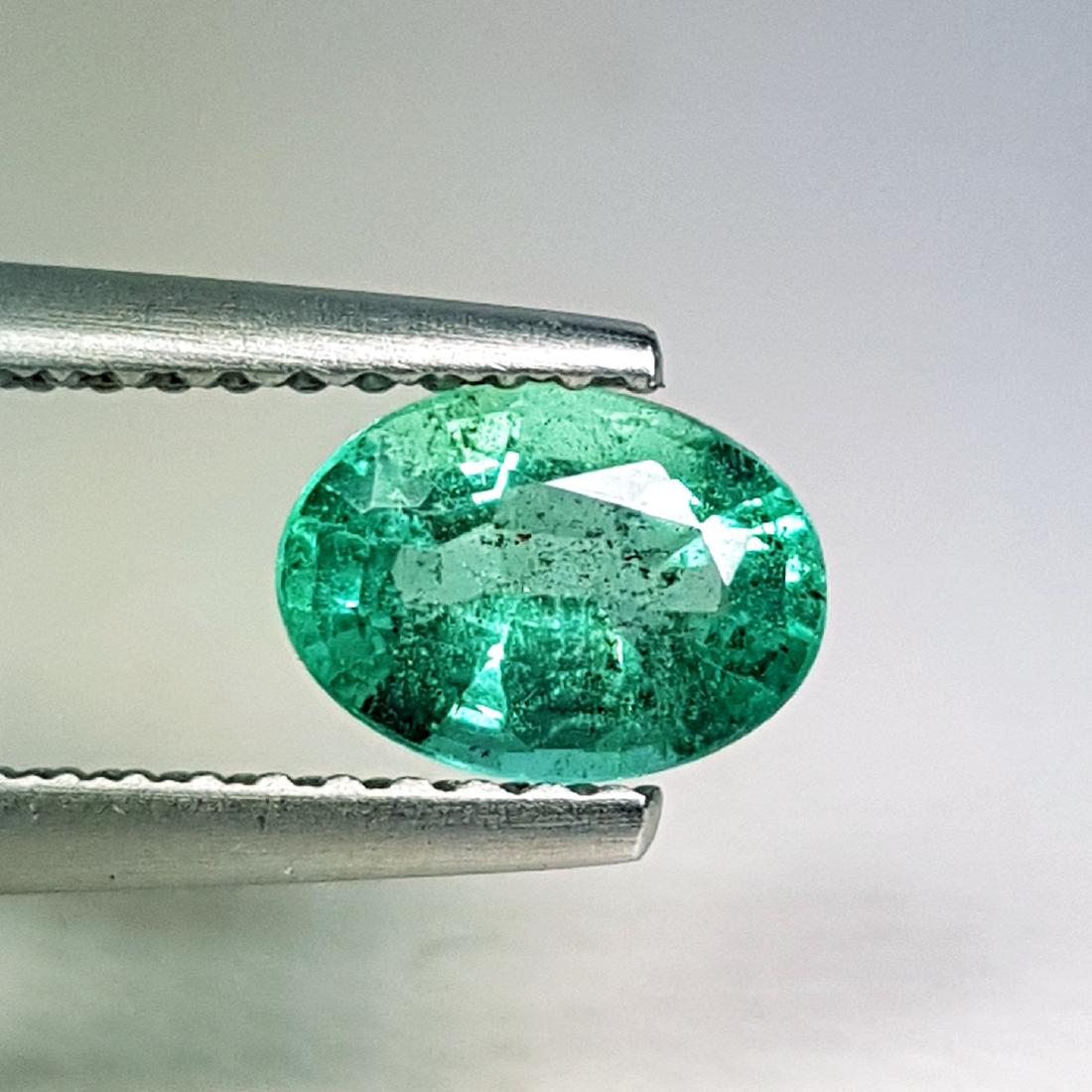 0.70 ct Top Luster Gem Oval Cut Natural Emerald (1 of 6)