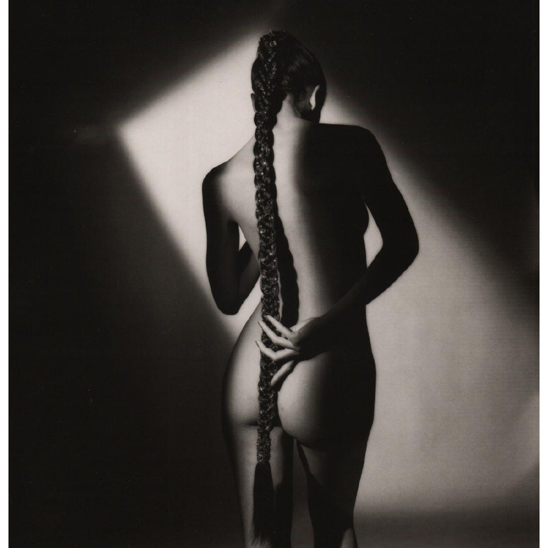 JEANLOUP SIEFF - Nude with Plait, Paris 1985: Artist: JEANLOUP SIEFF Print Title: Nude with Plait, Paris 1985 Medium: Glossy Photo-Lithograph Poster Printing location: Germany Printing Date: 1990's Image Size: 10.25 x 10.5 inches Jeanloup Sieff (