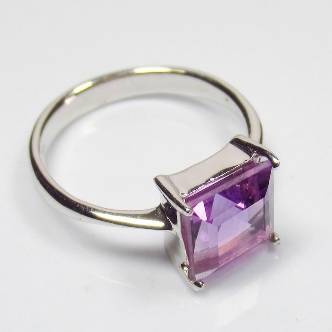 3.02 g 925 Sealed Silver Ring with 2.00 Ct Amethyst (1 of 2)