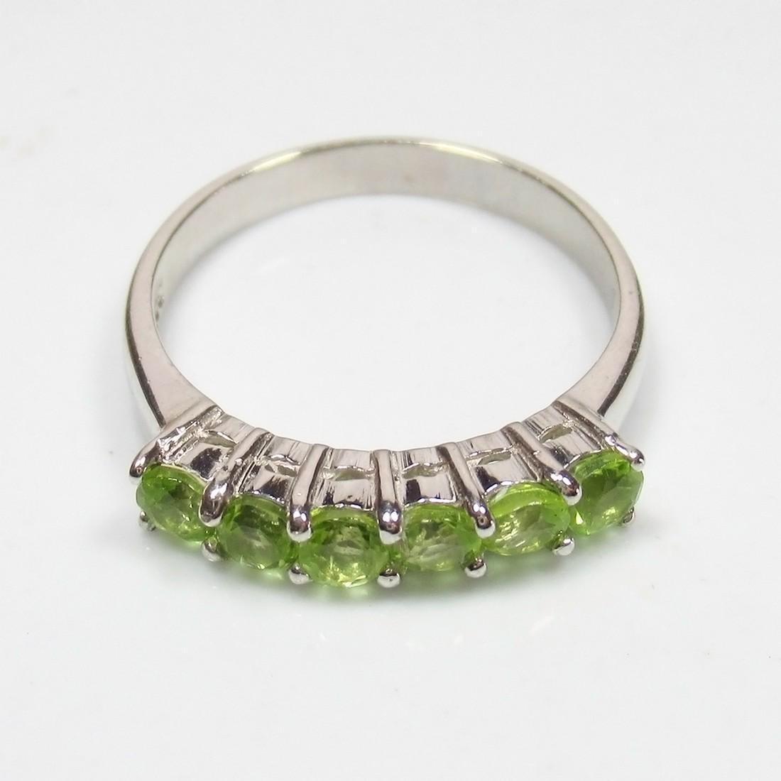 2.31 g 925 Sealed Silver Ring 6 Peridot 3 mm Round Cut (1 of 2)