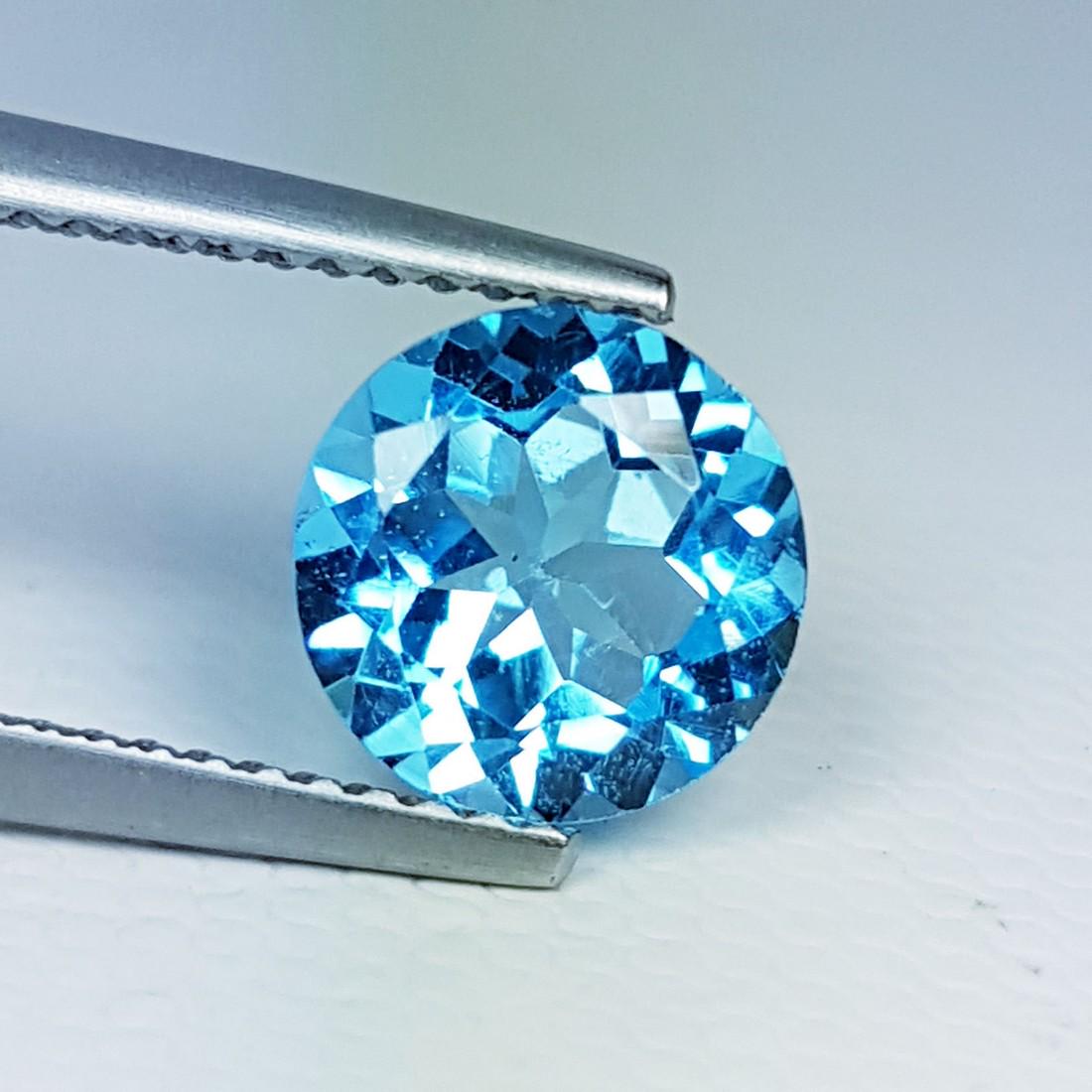 Natural Blue Topaz Round Cut 2.15 ct (1 of 6)