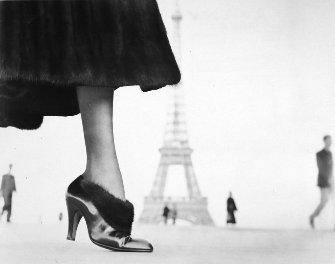 Richard Avedon - Shoe, Place de trocadero, Paris August: Artist: Richard Avedon Title: Shoe, Place de trocadero, Paris August 1948 Printed Date: 1978 Medium: Gelatin Silver Print Printer Location: Press print from 1978, with photographer copyright and agenc