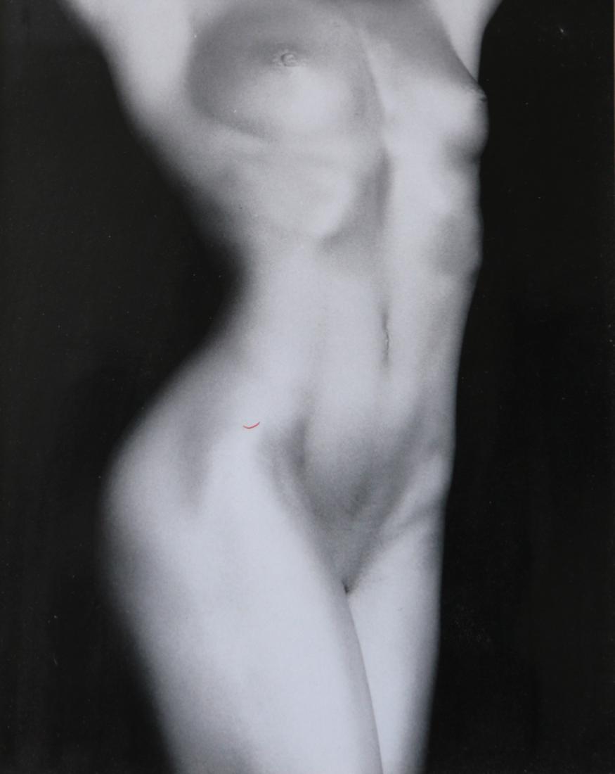 Robert Mapplethorpe - Lydia Cheng, 1985: Artist: Robert Mapplethorpe Title: Lydia Cheng, 1985 Printed Date: 1985 Medium: Gelatin Silver Print Printer Location: Vintage press print with clipping Dimensions: 12x17.5 cm - 4.7 x 6.9 inch Reserve