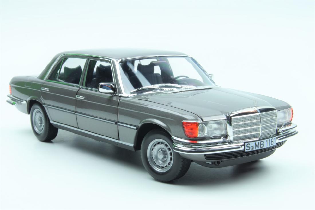 Norev Mercedes-Benz 450 SEL 6.9 1976 Grey 1/18 (1 of 4)
