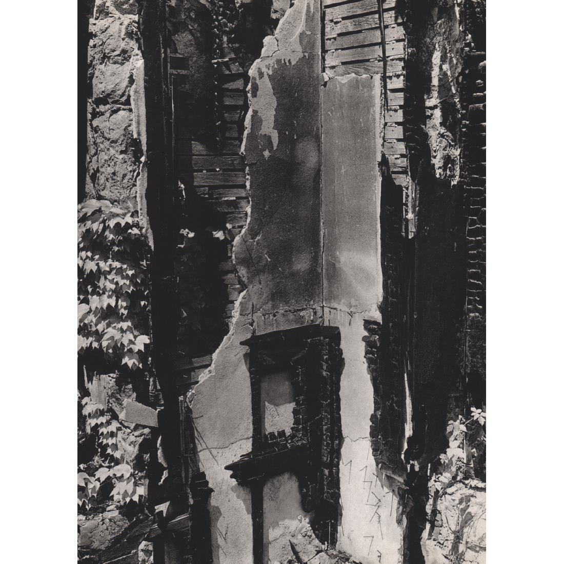 WALKER EVANS - Scarborough, New York 1931: Artist: WALKER EVANS Print Title: Scarborough, New York 1931 Beautifully printed gravure from the 1960s Medium: Sheet-fed Gravure Printing Date: 1960's Printed in the USA Image Size: 8.75 X 12 inches