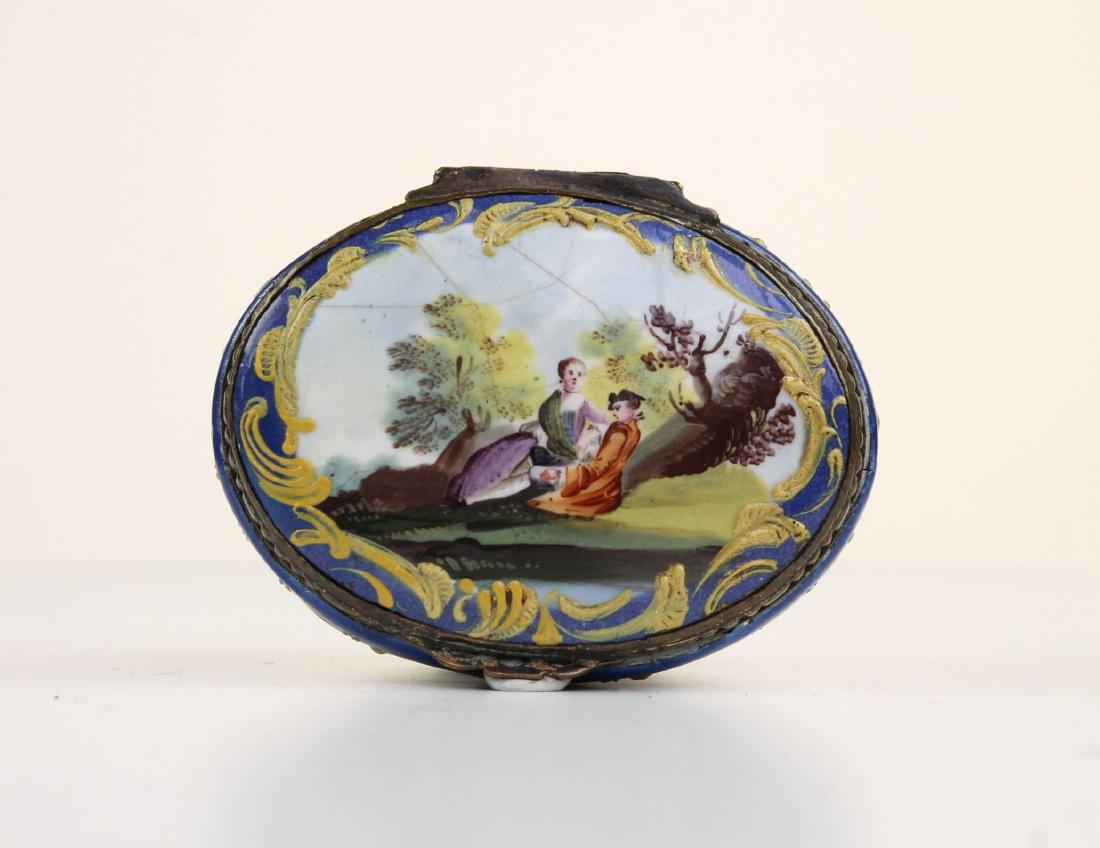 A Bilston Enamel Tub snuff Box (1 of 20)