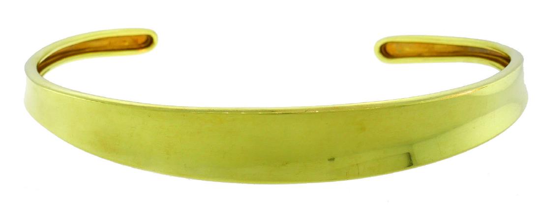 Robert Lee Morris Yellow Gold Choker NECKLACE Slick and: ROBERT LEE MORRIS 18k Yellow Gold Choker Necklace Simple, elegant and classy choker necklace created by Robert Lee Morris. Chic and wearable, the necklace is a great addition to your jewelry collectio