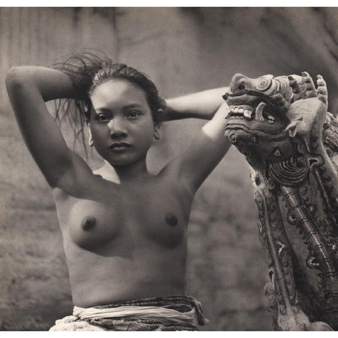 GOTTHARD SCHUH - Balinese Girl: Artist: GOTTHARD SCHUH Print Title: Balinese Girl Medium: Sheet-fed Gravure Printing Date: 1950's Printed in Switzerland Image Size approx: 7.75 X 7.5 inches Gotthard Schuh (1897-1969) was a Swiss pho