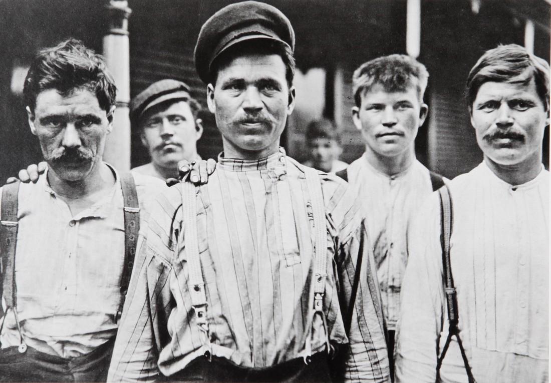LEWIS HINE - Steel workers at the russian house (1 of 1)