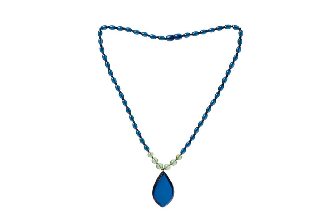 Azure and Green amber Necklace: Title: Azure and Green amber Necklace Materials: Caribbean Amber Weight in grams: 9.98 Azure and Green amber Necklace. Olive amber shape. Azure and green colors. Brass metal. Shiny beads 7 mm Reserve: