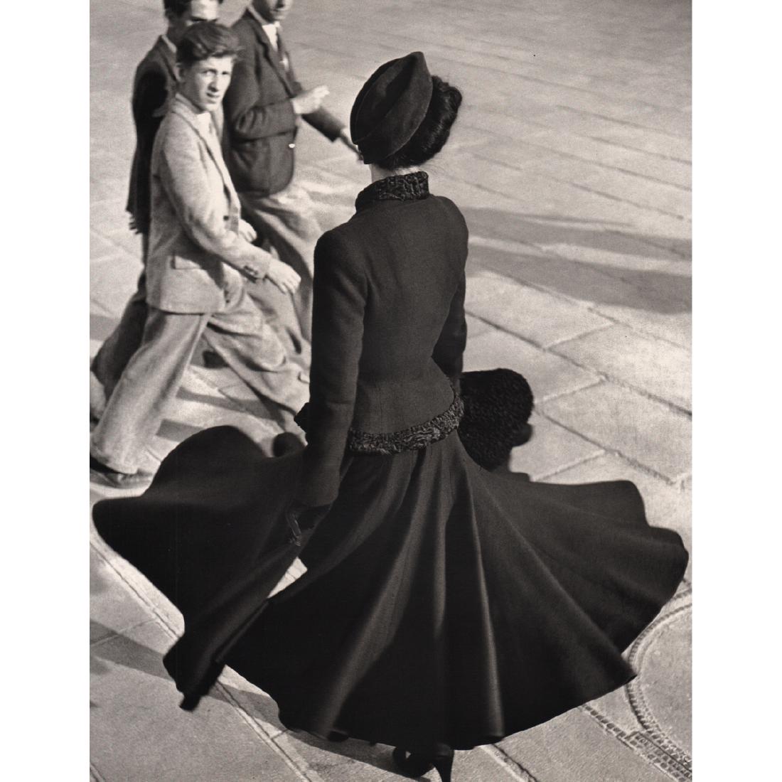 RICHARD AVEDON - Renee - Model, Place de la Concorde,: Artist: RICHARD AVEDON Print Title: Renee - Model, Place de la Concorde, Paris 1947 Medium: Duo-tone Engraving Printing Date: 1990's Printed in Italy Image Size approx: 11 x 14 inches Richard Avedon (