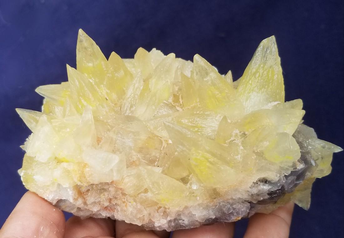 631 Grams Supreme Quality Dog Teeth Calcite Termianted: Title: 631 Grams Supreme Quality Dog Teeth Calcite Termianted Crystals Origin: afghanistan Description:631 Grams Supreme Quality Dog Teeth Calcite Termianted Crystals Reserve: $25.00 Shipping: Domesti