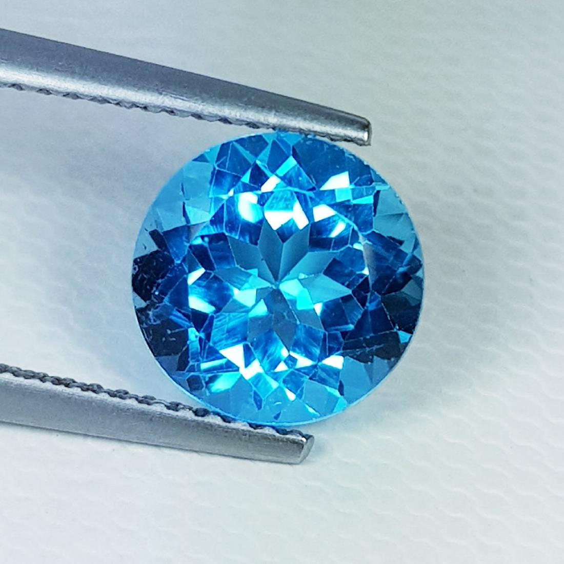 Natural Blue Topaz Round Cut 3.30 ct: No Reserve! Title: Natural Blue Topaz Round Cut 3.30 ct Color/Clarity: IF - VVS Loose gemstone Carat Weights: 3.3 Size/Dimensions: 9.10 x 9.10 x 5.80 Round - Brazil Shipping: Worldwide: Flat-rate of $
