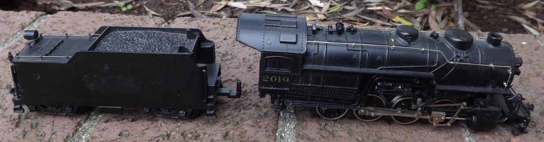 HO live steam locomotive 2-8-0 , c10,. (1 of 2)