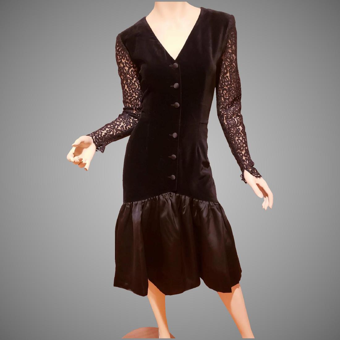 Fabulous Guy Laroche Boutique Demi Couture Velour lace: Velvet with sheer laced illusion sleeves, silky satin mermaid ruffle. Looks to button up front but actually has a back zipper. Made in France demi Couture, J'adore cette robe du soir.; Bust-36" waist-