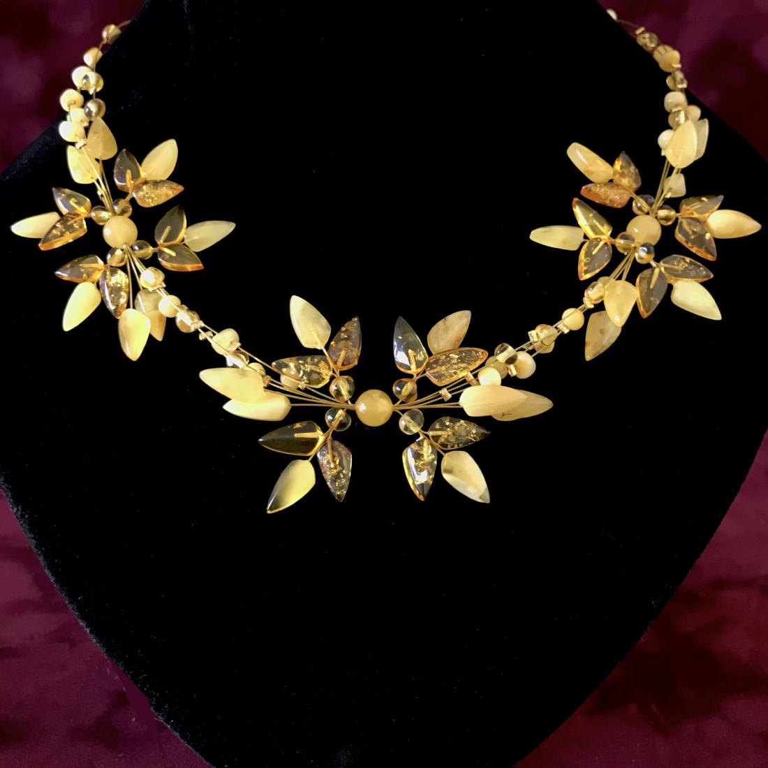 Splendid Baltic amber floral necklace (1 of 6)