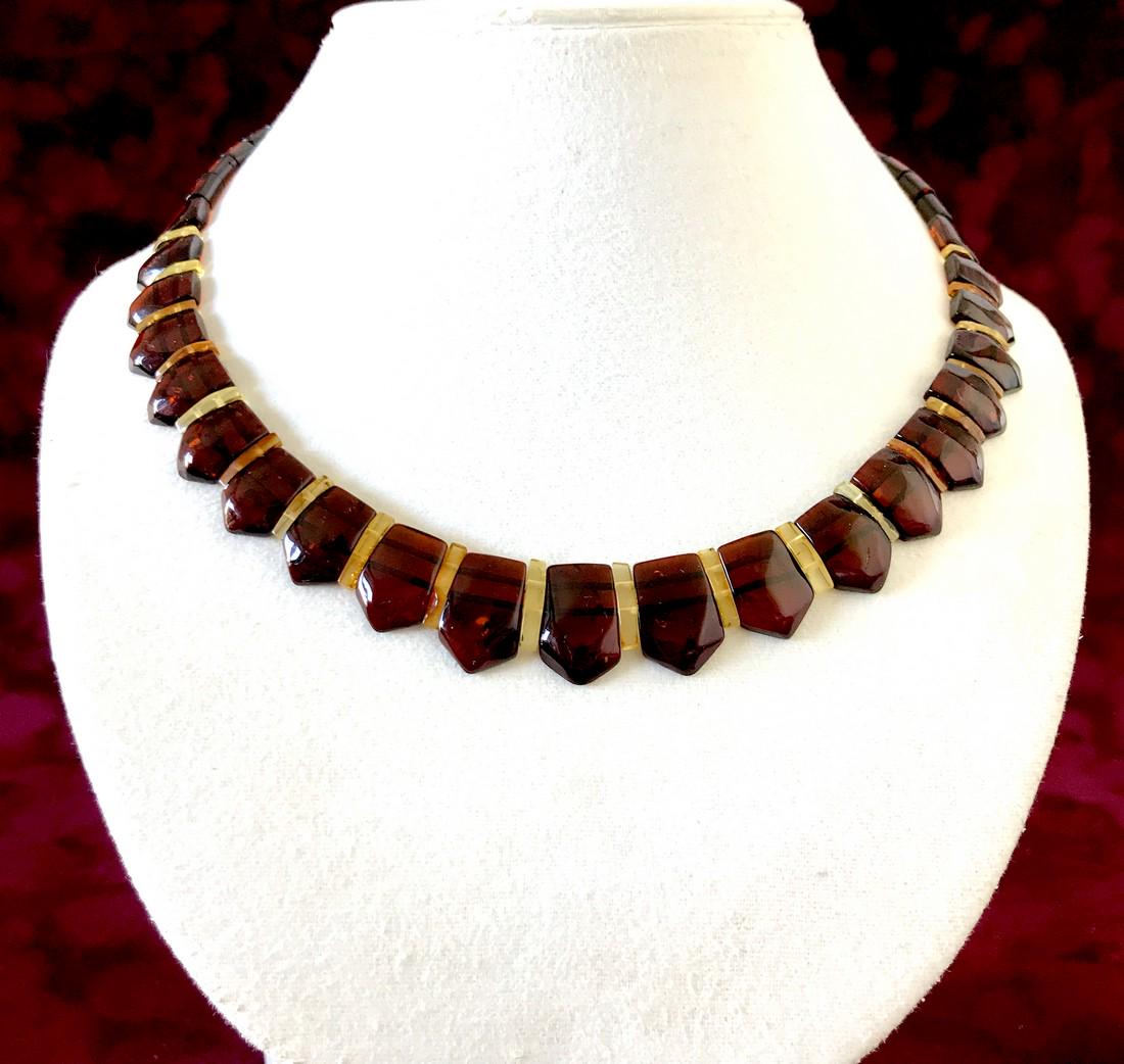 Cut Baltic amber necklace cherry&lemon (1 of 10)