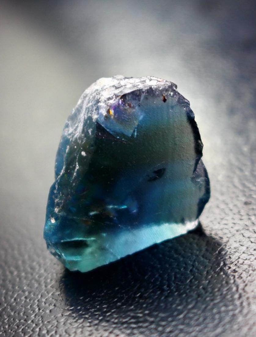 Natural & Unheated~ Green Blue Fluorite Rough: Title: Natural & Unheated~ Green Blue Fluorite Rough Color/Clarity: Green Blue Gemstone Type: Rough Carat Weights: 43.60 CT Size/Dimensions: 13x21x26 mm Reserve: $15.99 Shipping: Domestic: Flat-rate o