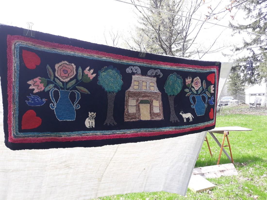 Hand hooked folk art rug mid 20thc (1 of 6)