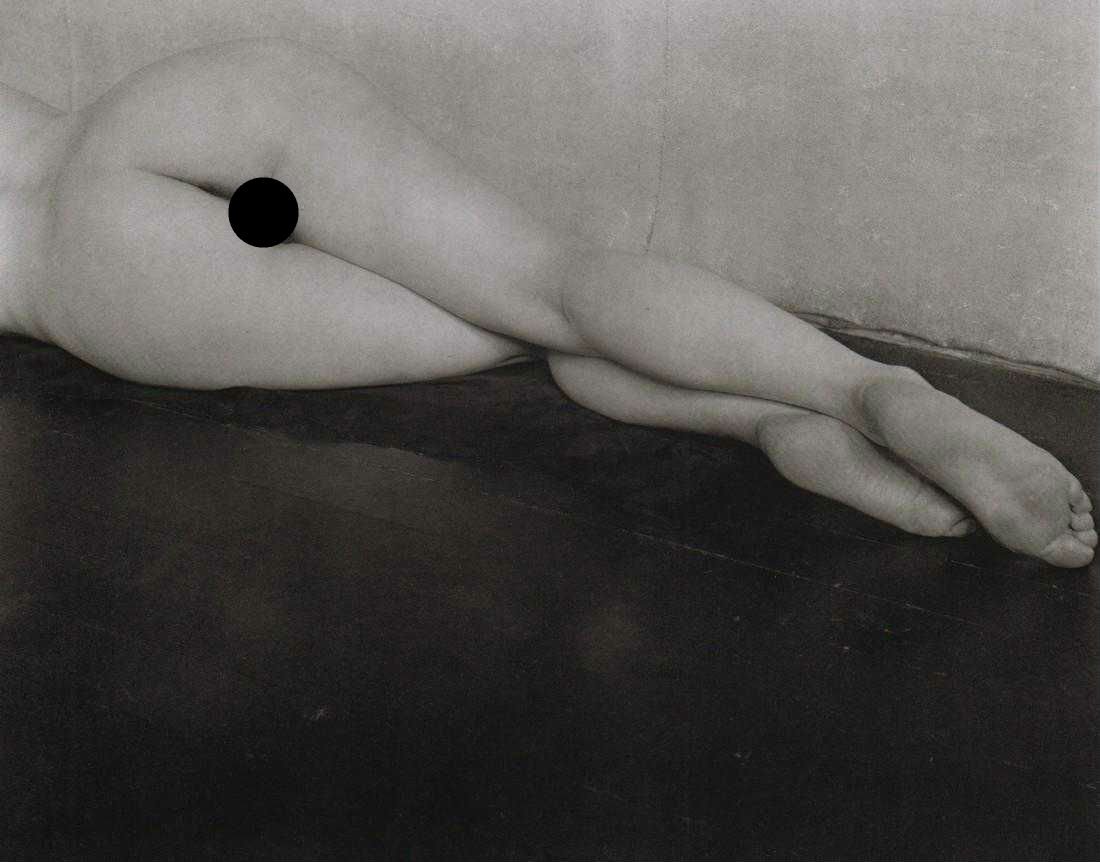 EDWARD WESTON- Nude, 1925: Artist: EDWARD WESTON Print Title: Nude, 1925 Medium: Photoengraving Printed in Hong Kong in the 1990’s Image Size approx: 7 x 8.5 Edward Weston 1886-1958) was a 20th-century American photographer, 