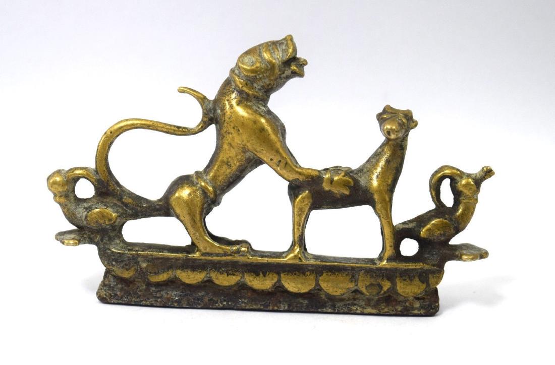 Extreme Rare Strike To Fire Flint animals Figurative: Extreme Rare Strike To Fire Flint animals Figurative Heavy Duty Brass. G19-77 Product Description: Very Unique Shape Multi Animal Figurative Hand-Forged Strike To Fire Original Rare To Find Very Beaut