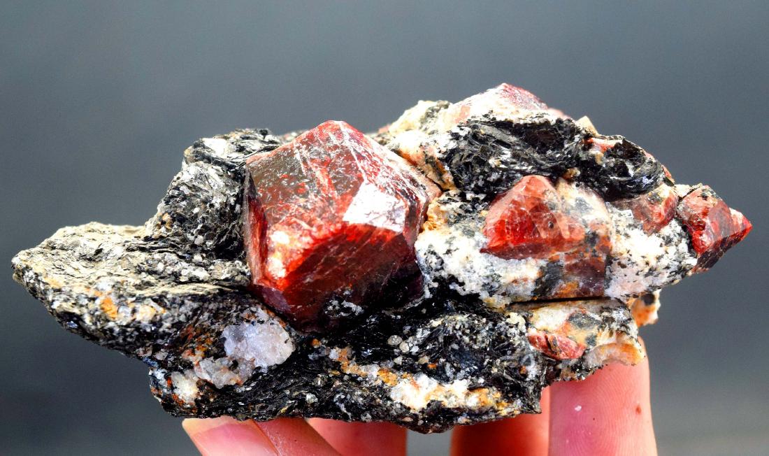 203 Gram Terminated Blood Red Color Rare Zircon Crystal: Terminated Blood Red Color Rare Zircon Crystal On Matrix Specimen - Origin: Skardu Pakistan WEIGHT : 203 Gram dimension : 83*60*33 mm Standard Shipping; Terminated Blood Red Color Rare Zircon Crystal 