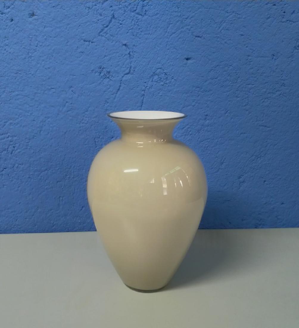 Barovier & Toso - Murano Glass Vase: Title: Barovier & Toso - Murano Glass Vase Date/Period: 80s Materials: Murano glass Dimensions: Cm 21 x 30 Additional Information: BAROVIER & TOSO Vase in blown and layered Murano glass white, transpa
