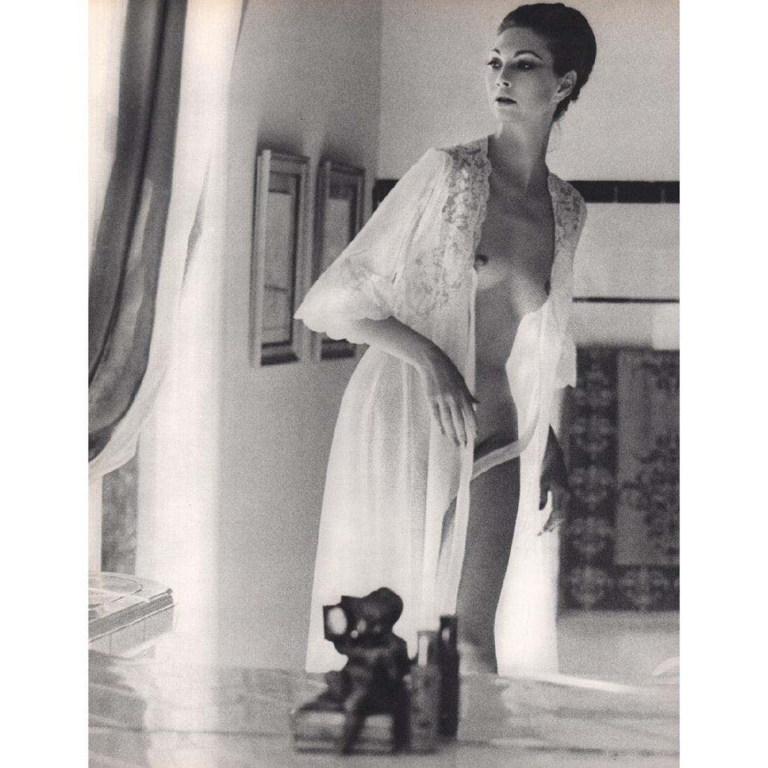 JOHN RAWLINGS - Nude - Betty Biehn: Artist: JOHN RAWLINGS Print Title: Nude - Betty Biehn Medium: Sheet-fed Gravure Printing Date: 1960's Printed in Switzerland Image Size approx: 9 x 11.5 inches John Rawlings (1912-1970) was a Conde Na