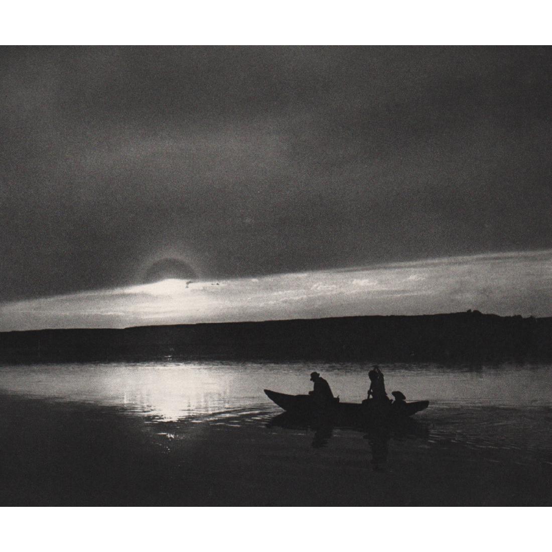 ANDRE KERTESZ - Sunset, Esztergom, 1917: Artist: ANDRE KERTESZ Print Title: Sunset, Esztergom, 1917 Medium: Sheet-Fed Gravure Printed in 1970's Printed in France Image size approx. 10 X 8.5 inches Andre Kertesz (1894-1985) born Kertesz Andor