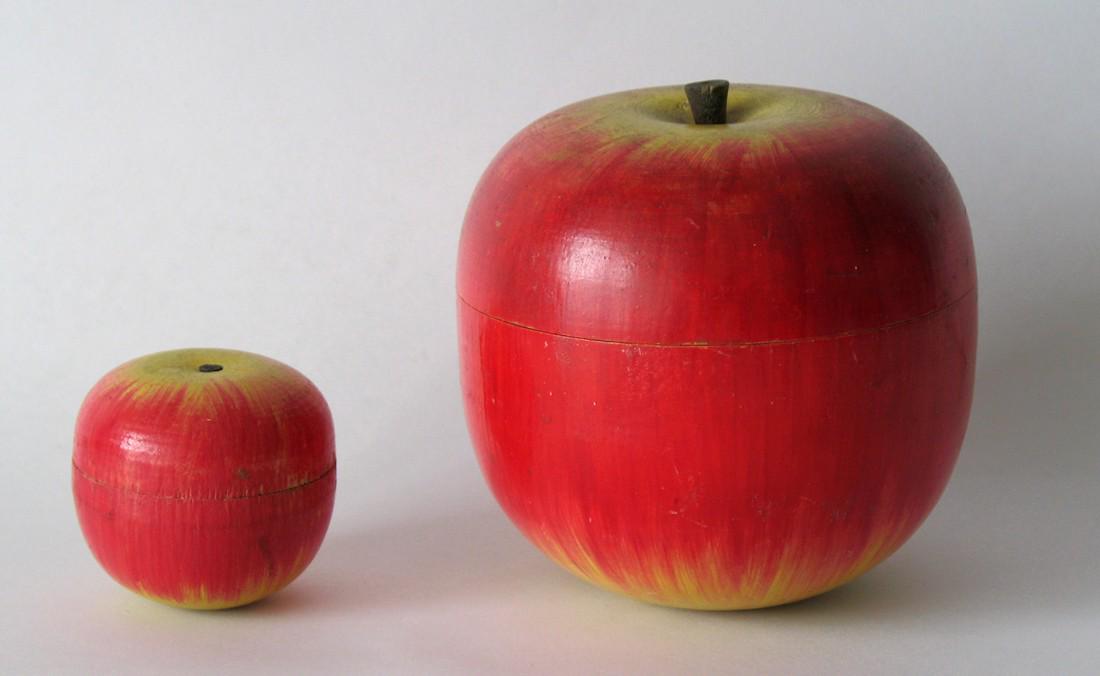 A Pair Of Vintage Wood Apples. (1 of 2)