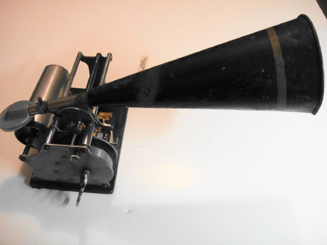 Busy Bee Gramaphone, 1901 Complete With Two Horns And 2 (1 of 7)