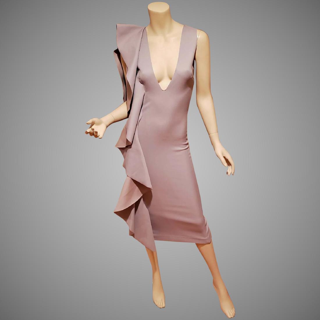 Vtg Solace London grey body con V neck Ruffled detail: Gorgeous detailed Solace London dress. The Ruffles are to one shoulder and are winged. The fabric content is missing, but it feels like a heavy crepe fabric. A US size - 4 st- Bust-32-33" Waist-26-27"